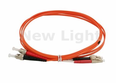 購入 UPCのポーランド人のコネクターが付いているオレンジLC FCの9/125単一モードの二重光ファイバ ケーブル online manufacture