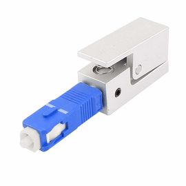 購入 SCの正方形の裸の光ファイバ ケーブルのアダプター9/125は物質的な単一モードに金属をかぶせます online manufacture