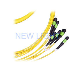 購入 G652D LSZHの単一モードの二重光ファイバケーブルMPO/MTPのトランクのコード8/12/24の中心 online manufacture
