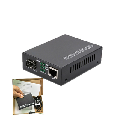 安全な出荷 10/100/1000M 光ファイバーメディアコンバータ Tx1550nm のLCインターフェイス 記述